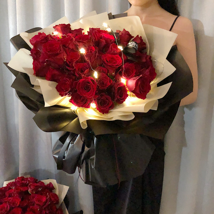 52 Roses 52 Roses (Kenya Rose) – Mizzu Flora SG
